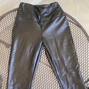 CUTE TRENDY Leather leggings